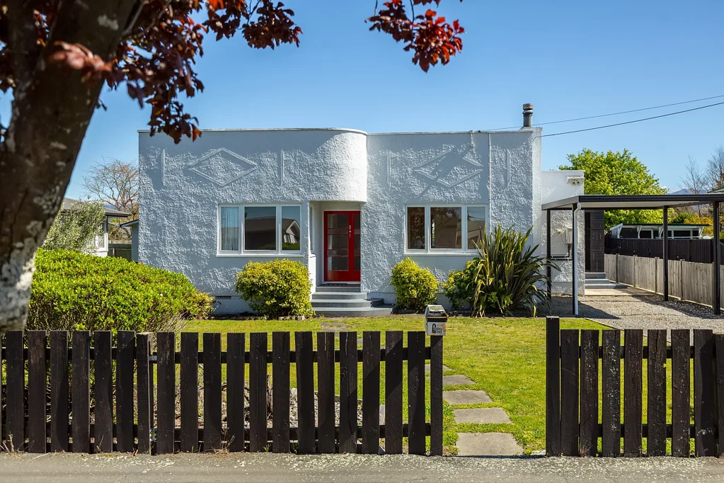 Carterton 2房  Art Deco charm and character