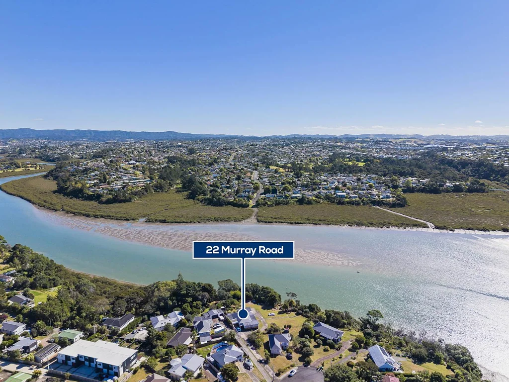 Te Atatu Peninsula 4બેડરૂમ WATERFRONT WITH SUBDIVISION CONSENTS- MUST SELL!
