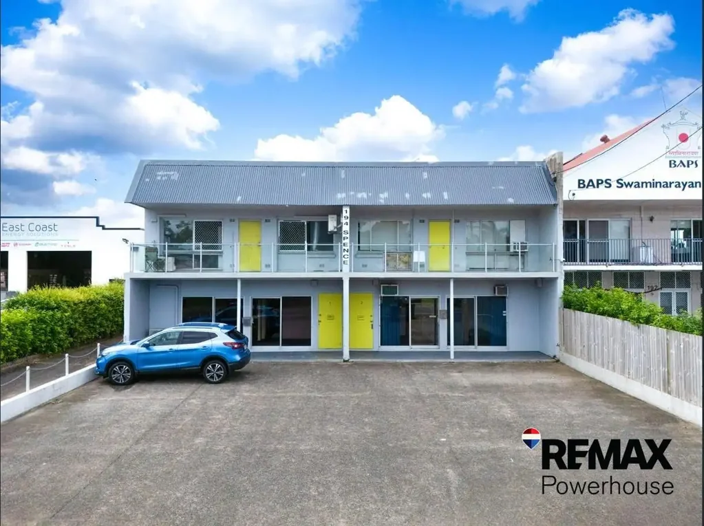 Bungalow 6ห้องนอน Mixed-Use Investment with Dual Income & Strong Upside 194 Spence Street, Bungalow