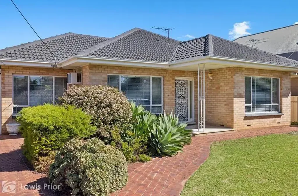Well-Maintained Family Home with Pool and Rumpus Room