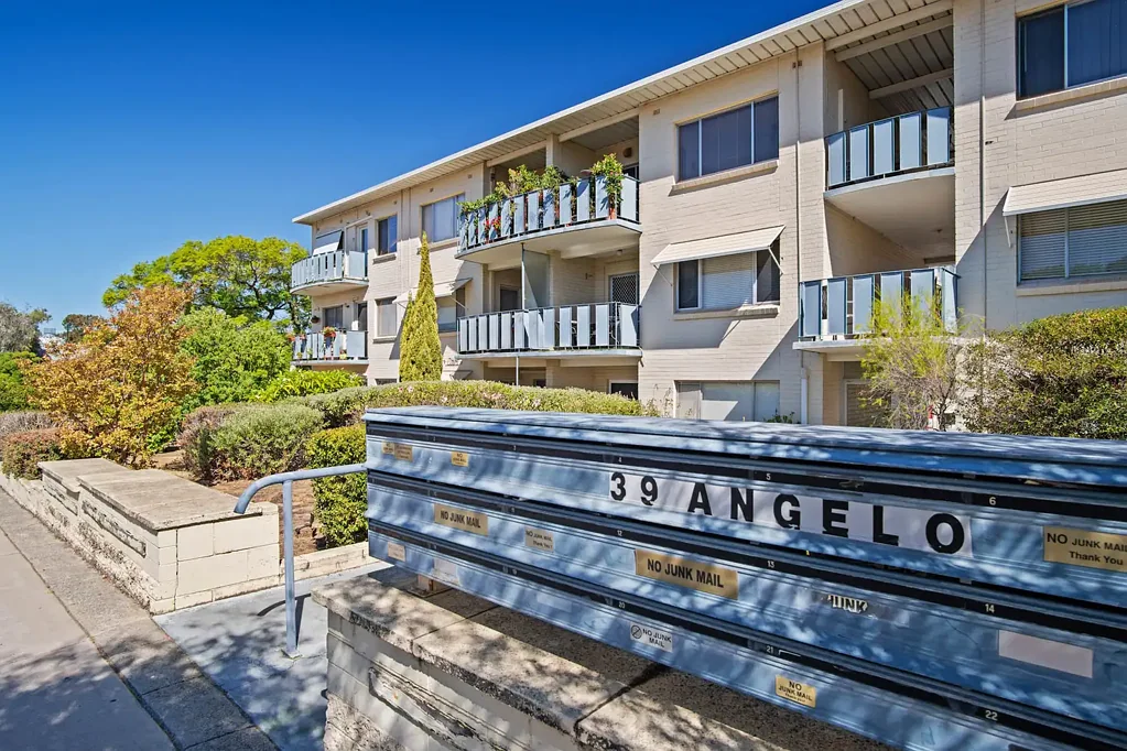 South Perth 1房  First Home Buyers & Savvy Investors – Opportunity in the Heart of South Perth