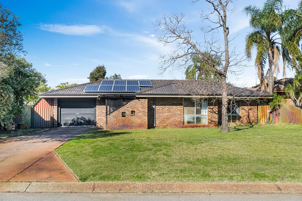 Beechboro 3房  Just Listed! Lovely Family Home on Development Potential Block