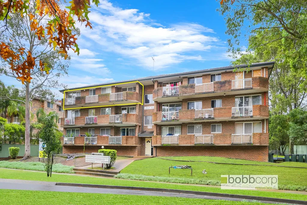 Wentworthville 2 Bedroom Stylish Top-Floor Apartment in Prime Wentworthville Location