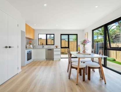 26 Crompton Road, Massey, Waitakere City, Auckland, 3房, 2浴, 独立屋