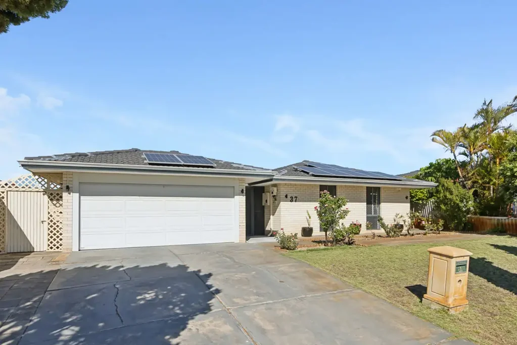 37 Leicester Square, Alexander Heights, WA 6064