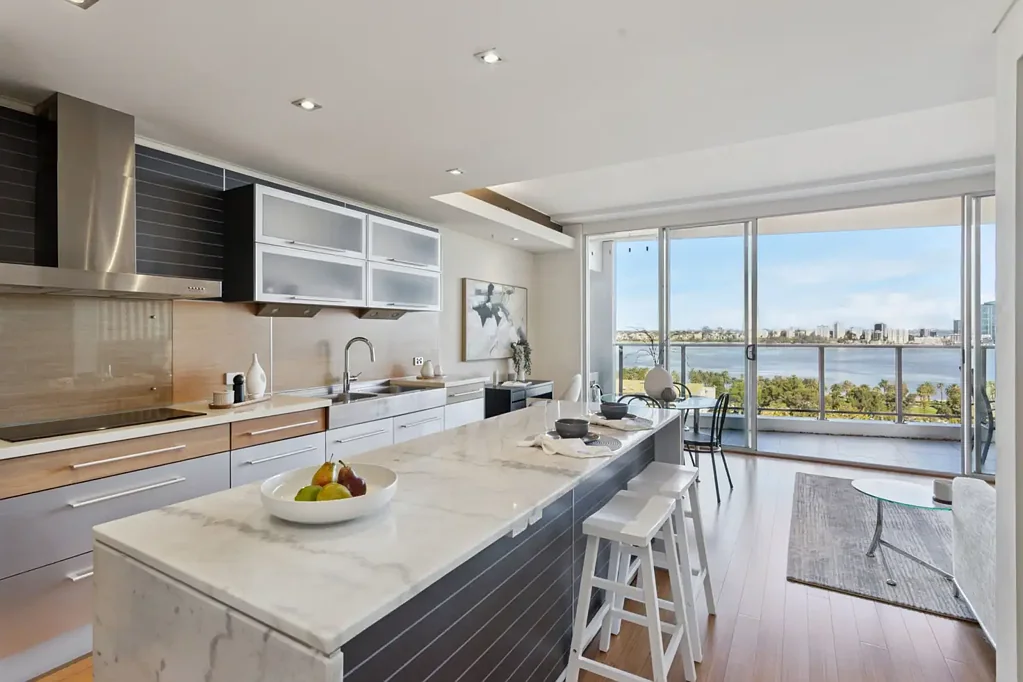 Perth 2房  Live the View: Exquisite Inner-City Apartment with World-Class Finishes