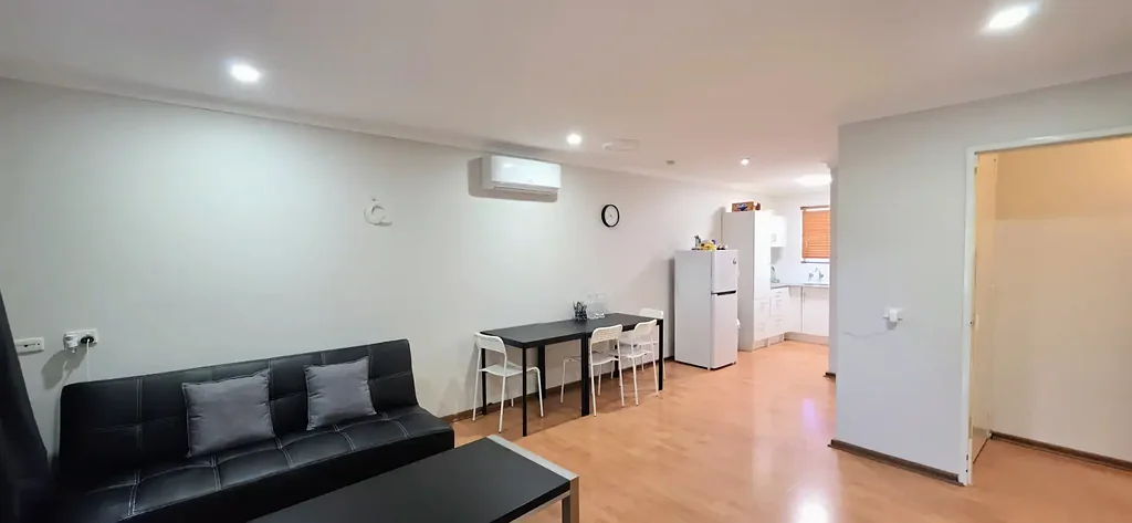 Armadale 2房  Stunning, Spacious & Well-Kept Villa w/ in a Quiet & Convenient Pocket. Easy care, Lifestyle & Convenience - what more could you need?