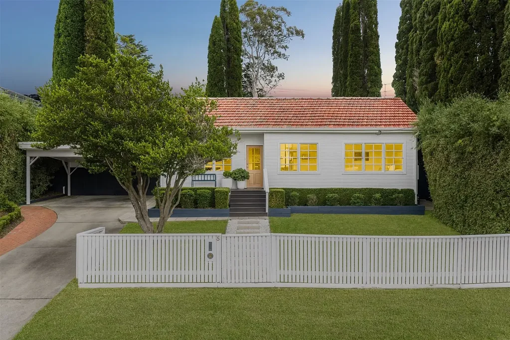 Bowral 4房  Live the good life at "Willow Cottage"