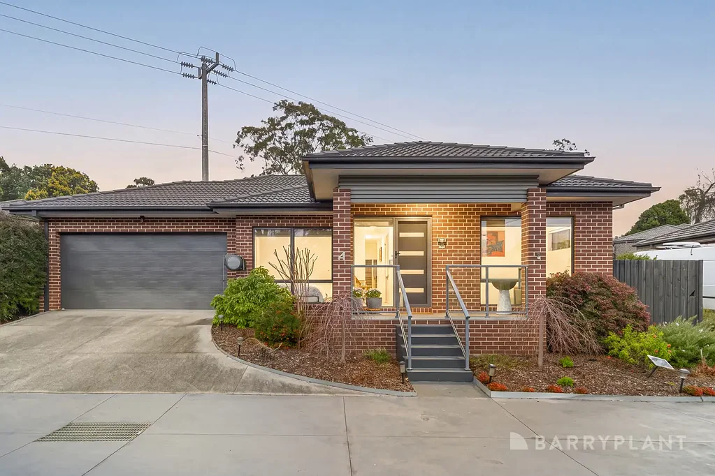 Mooroolbark 3 Slaapkamer Sun-soaked family style in peaceful pocket.