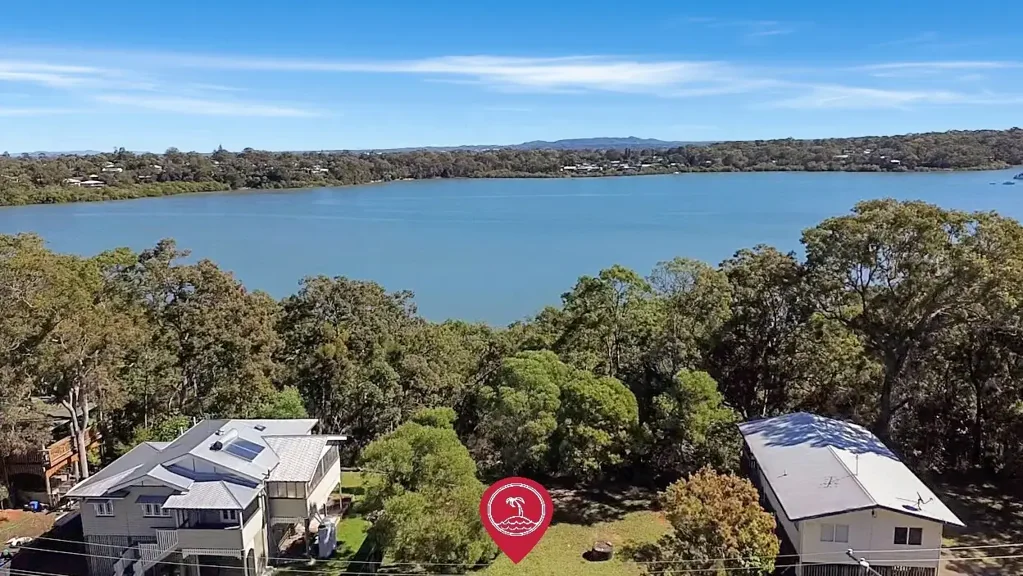 Macleay Island 依水而建 – Perulpa Island Build by the Water – Perulpa Island
