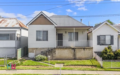 Portland 2Habitaciones “Smart Entry or Investment with Rear Lane Access”