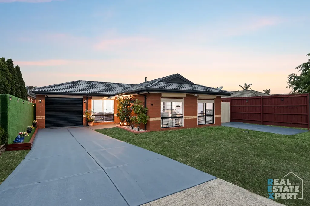 18 Linmac Drive, Hampton Park, VIC 3976