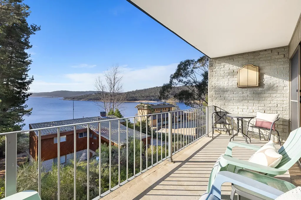 Jindabyne 3બેડરૂમ RARE LUXURY LAKESIDE OPPORTUNITY