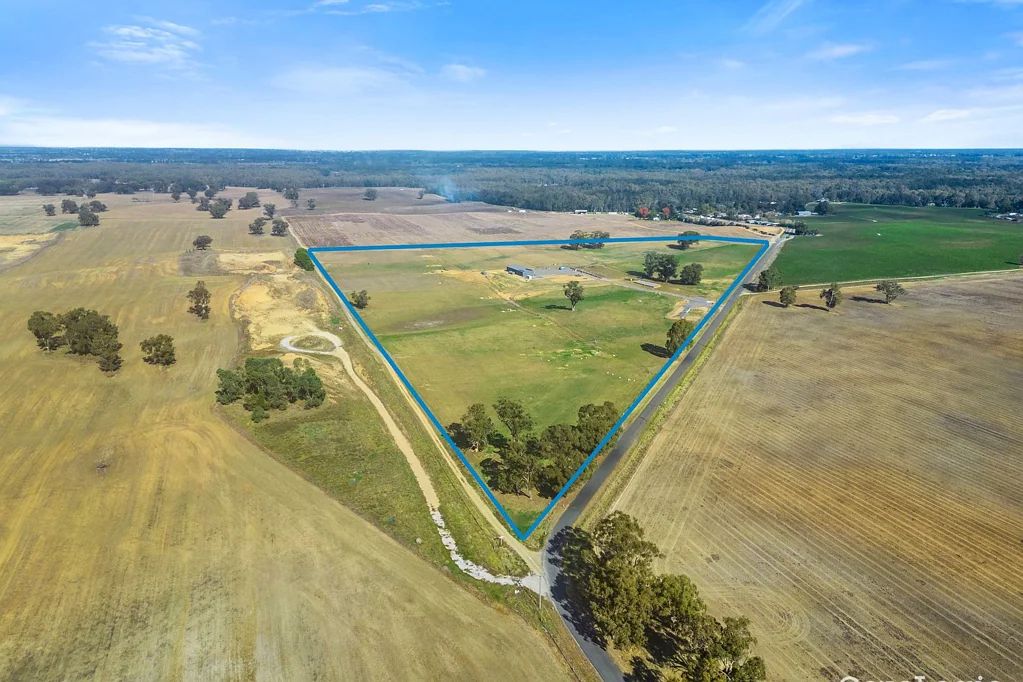 1 Quicks Road, Tocumwal, NSW 2714