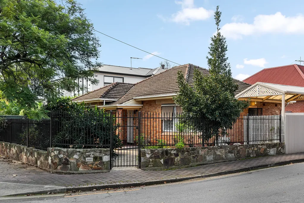 Fullarton 2房  Solid Torrens Titled Opportunity on a Coveted Fullarton Corner