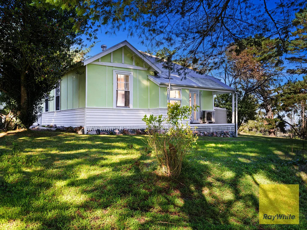 Boolarong 3chambre Charming Period Home with Acreage