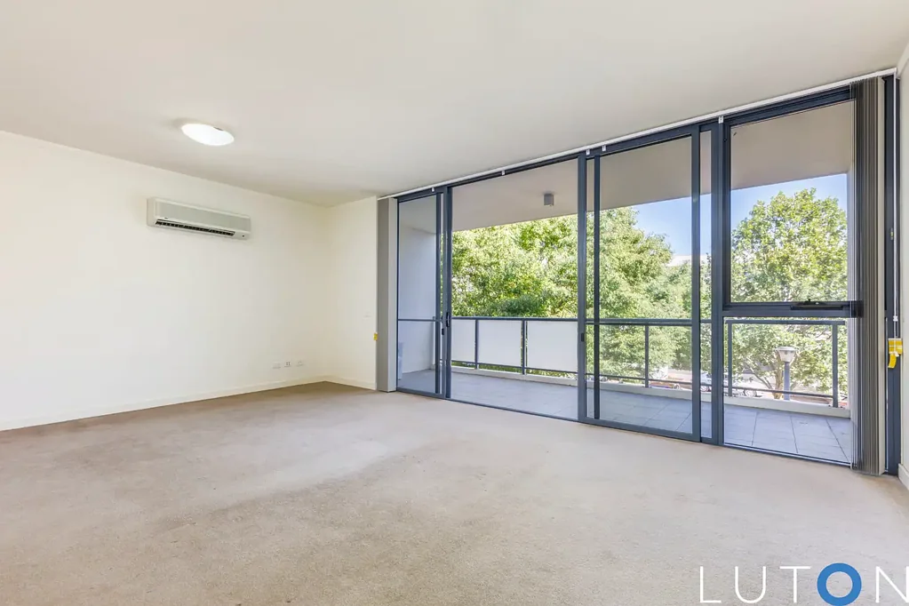 1st Floor Apartment in Kingston