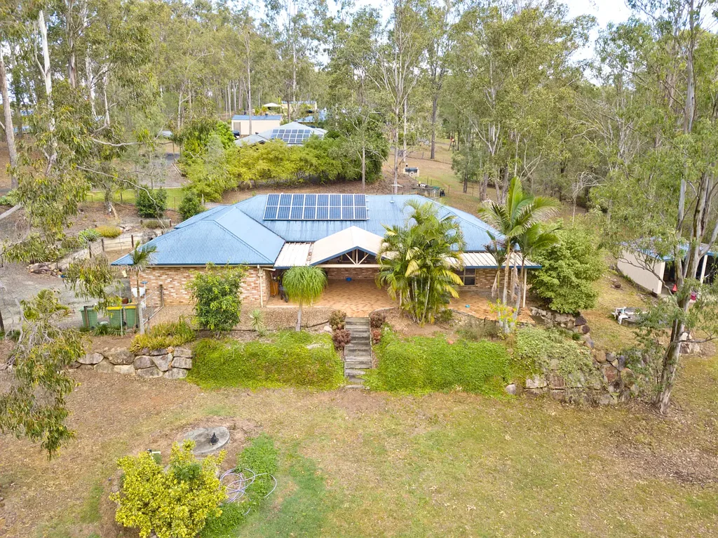 Cedar Vale 4房  Acreage Family Living + Shed.