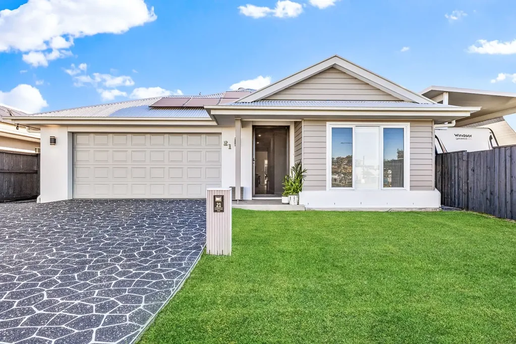 21 Lord Howe Circuit, Banya, QLD 4551