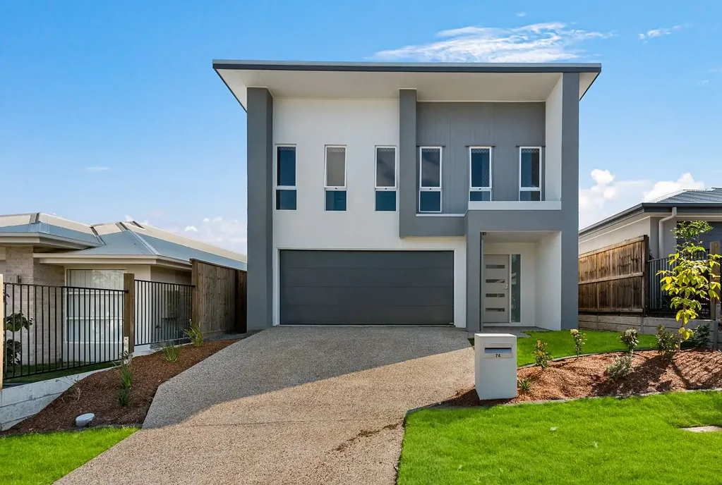 NEAR NEW STYLISH HOME - INCLUDES DOWNSTAIRS STUDIO