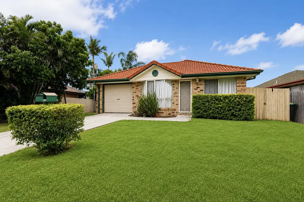 Bald Hills 3房 新近粉刷低层住宅 宽敞580sqm地块 三卧宽敞布局 一侧通道便利 安全车库 空调舒适 全年宜居 Freshly Updated Family Home or Smart Investment Opportunity on 580sqm