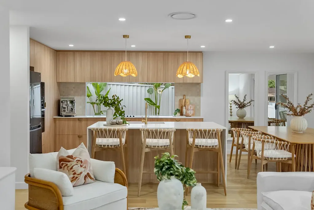 Ashmore 4 Bedroom AVALUNA - A JOURNEY INTO SOUL