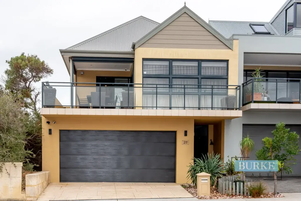 LOCK UP & LEAVE WITH OCEAN VIEWS
