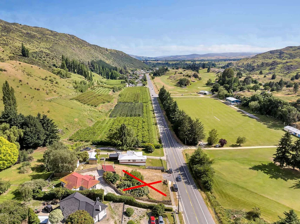 Roxburgh Prime Building Opportunity with Golf Course Views