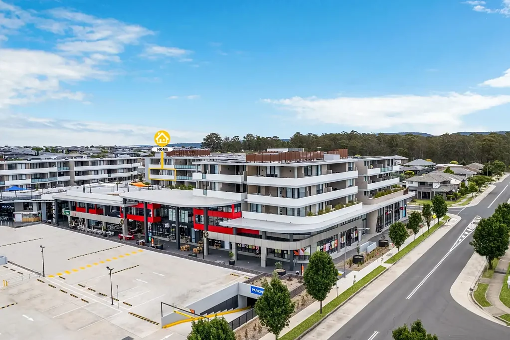 Glenmore Park 2房 Glenmore核心地带 新建两卧公寓 东向采光佳 开放式起居区 石材台面厨房 带顶露台 储物灵活 基础设施近 安全地下停车 Must Be Sold!!