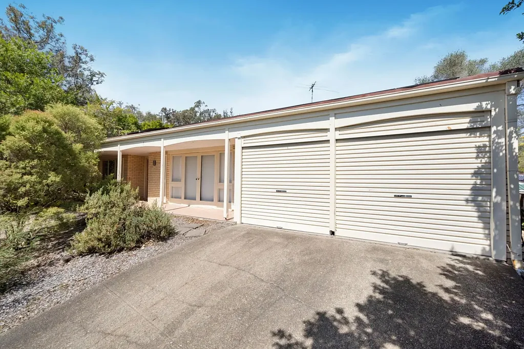 Spacious Family Home in Fig Tree Pocket!
