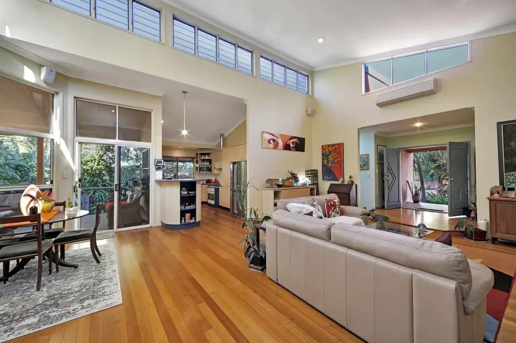Toogoom 3ਬੈੱਡਰੂਮ Exceptional, Character Filled Beachfront Home – Tropical Paradise On 830m²