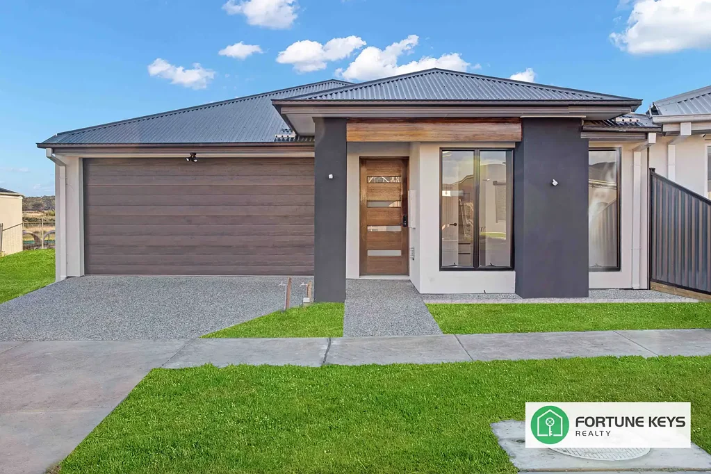 BRAND NEW FAMILY LIVING IN A PRIME CRAIGIEBURN LOCATION!