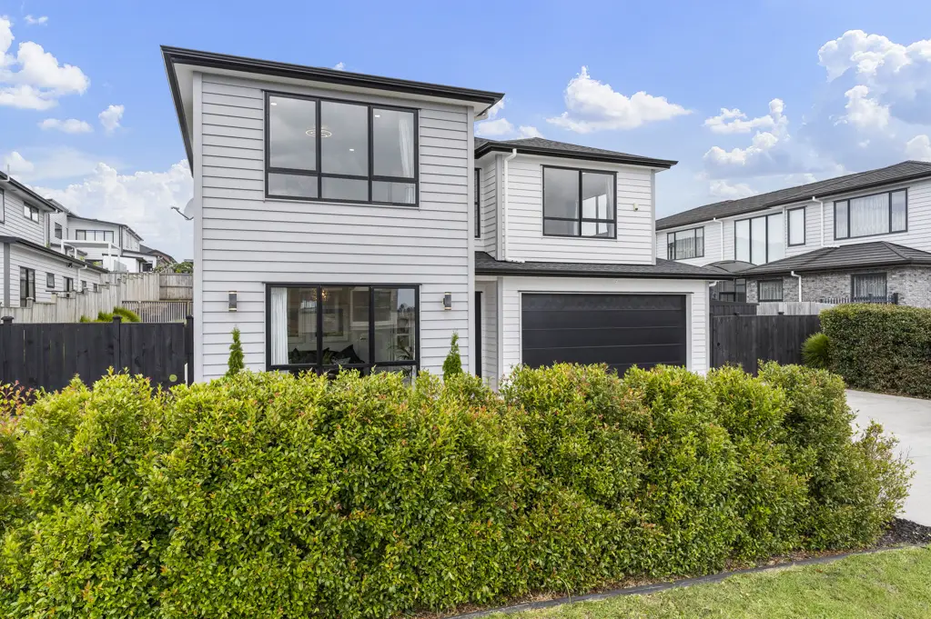 Beachlands 5 Bedroom Dream Big