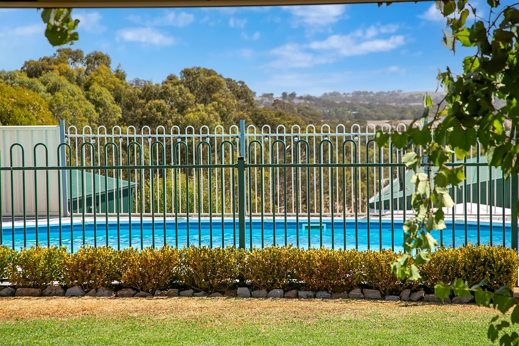 129 Norman Drive, Clare, SA 5453