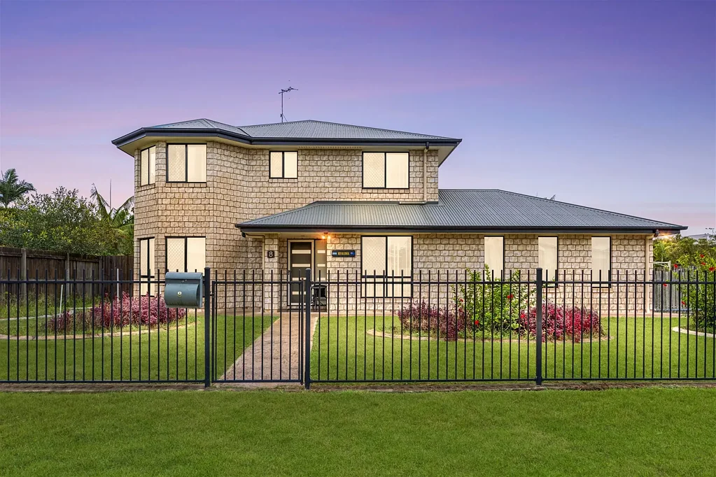 Toogoom 5Moenga Spacious Family Home Just a Short Stroll to Toogoom Beach