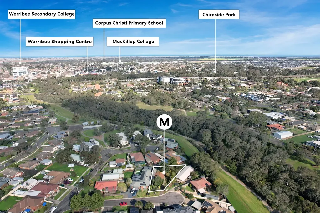 Iba Pa - 8 Adare Place, Werribee, VIC 3030