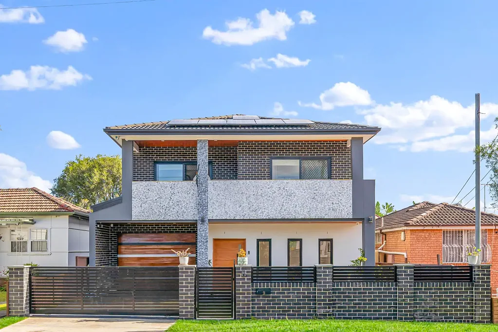 Auburn 7 Bedroom Luxurious Family Haven in the Heart of Auburn