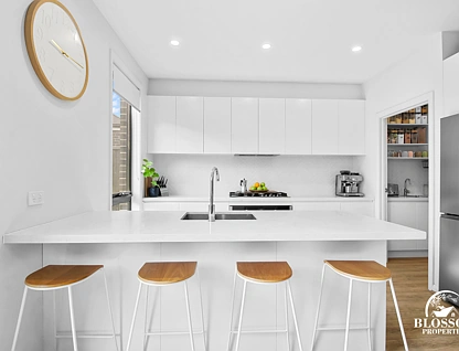 2 Woodbridge Street, Marsden Park, Outer Western Sydney, 5 Bedrooms, 2 Bathrooms, Apartment