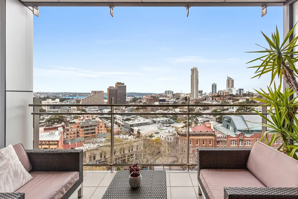 MONUMENT | High Level Oversized One Bedroom Apartment