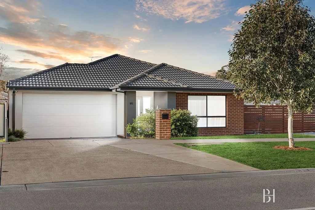 Kilmore 4房  A Fabulous Family Sanctuary with Space, Style & Sunlight