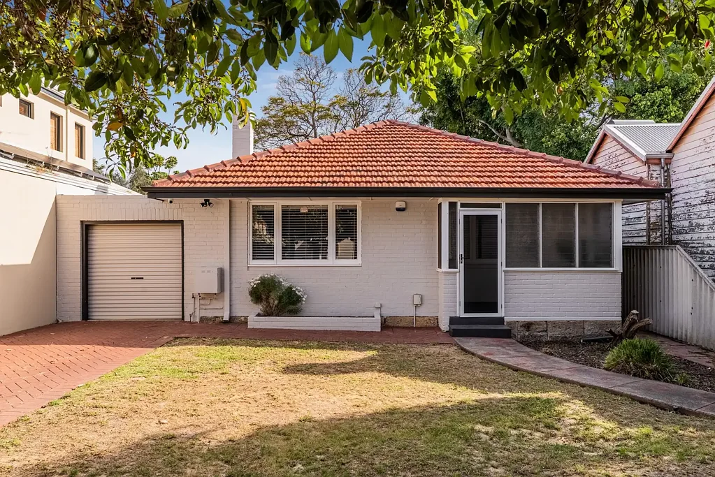 South Perth 2Moenga Character, Lifestyle & Location | Walk to the River.