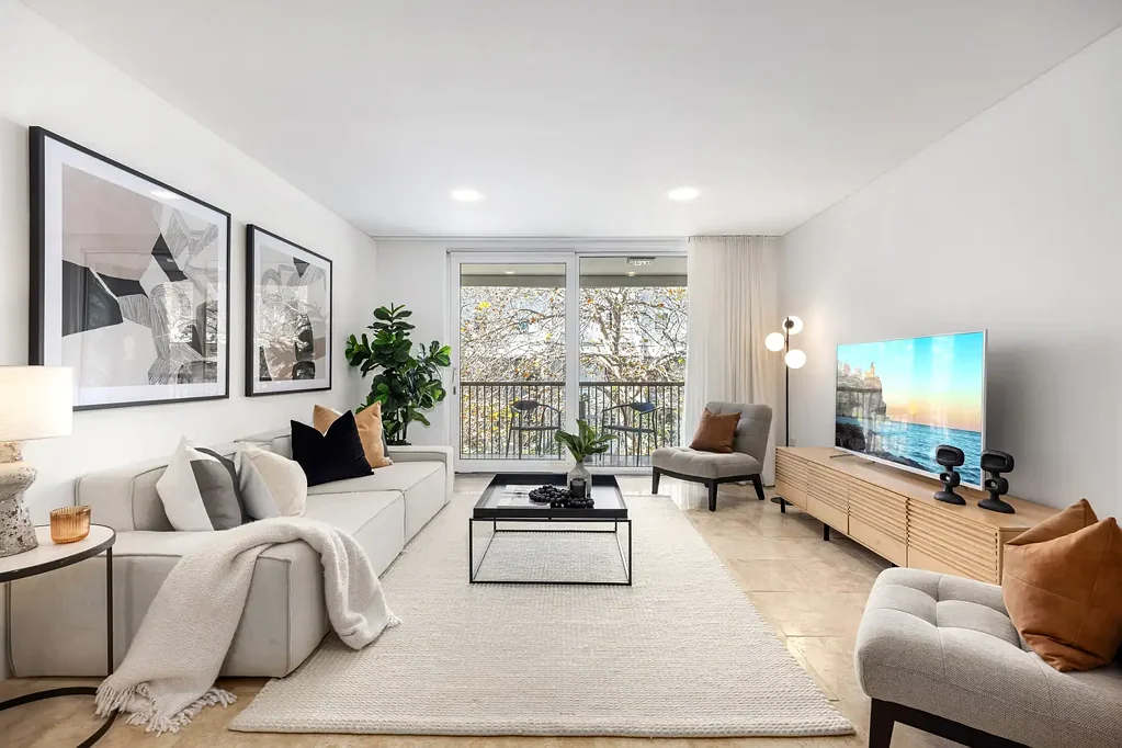 Potts Point 2房 高端定制顶层公寓 享城市海港景观 宽敞阳台 奢华厨房 大理石浴室 内置储物空间 安全停车位 低物业费 便利生活商圈 Superb Architectural Design With Balconies, Leafy Vistas and Parking in The Heart of Potts Point