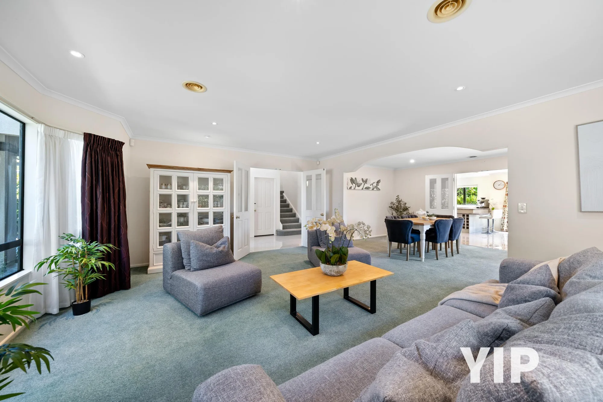 Churton Park 5房  Quiet Outside, Big Inside? YIP!