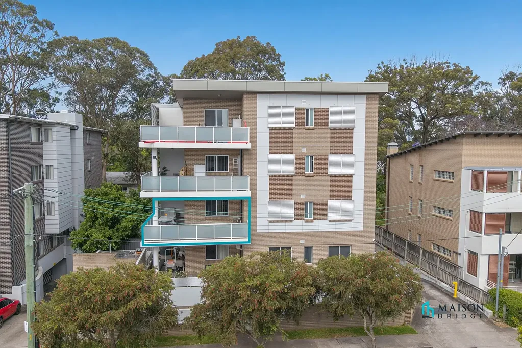 Dundas 3ਬੈੱਡਰੂਮ Oversized, Boutique Apartment Complex, Walk to Lightrail
