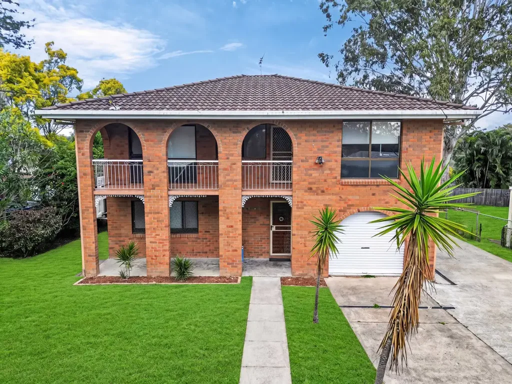 Goodna 3房 3卧2.5卫实用布局 15分钟达Springfield Hub 低维护家庭住宅 超大后院建泳池潜力 便捷交通多校环绕 Solid Brick and Tile on 620m2