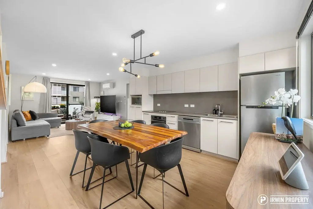 Bruce 2Habitaciones Spacious (93m2) North East Facing Apartment with 2 Car Spaces