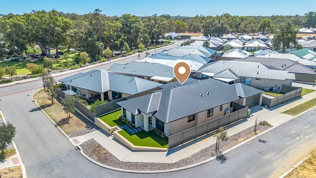 Lakelands 3房  Stylish Family Home with Theatre & Study or Fifth Bedroom!