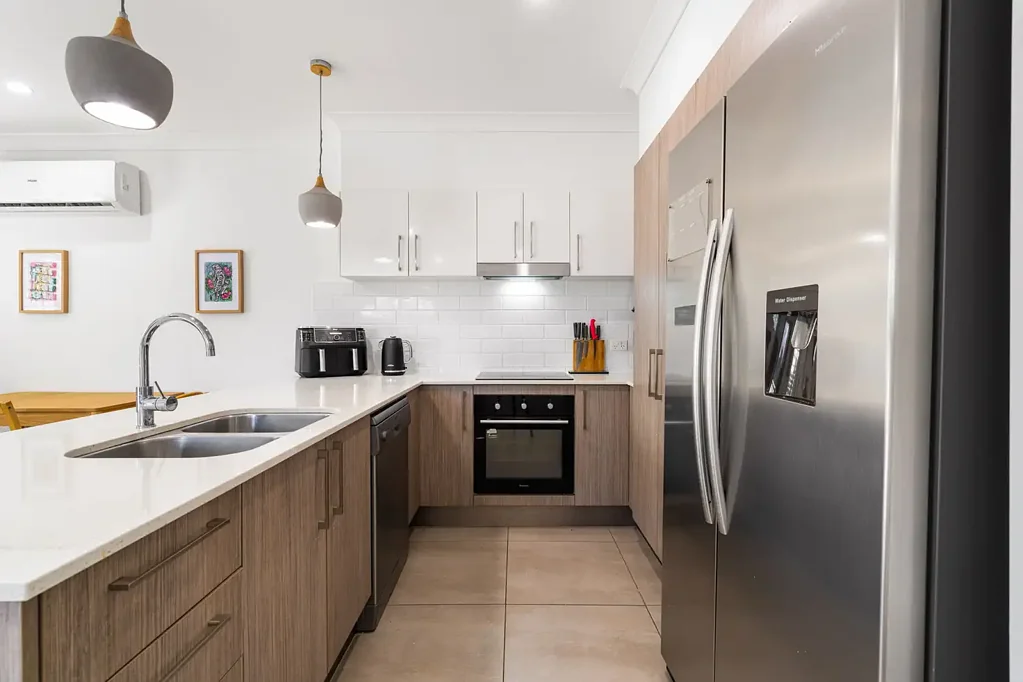 Upper Coomera 3Kwarto Contemporary Townhouse Living with Pool Access