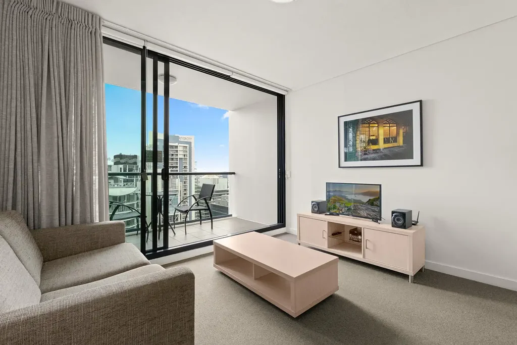 Brisbane City 1Zimmer Change in Owner's Circumstances - Result Required!