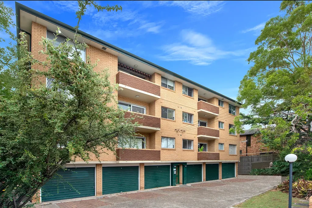 Spacious & Stylish Apartment in Prime Ashfield Location